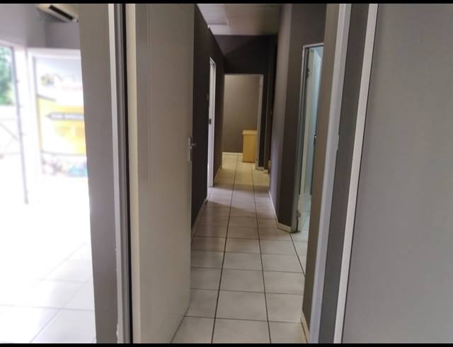 62M² OFFICE TO LET IN SONHEUWEL